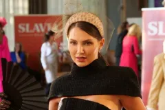 134. Velká pardubická se Slavia pojišťovnou: Módní přehlídka i street artový obraz  - foto 2 | brand photo