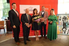 134. Velká pardubická se Slavia pojišťovnou: Módní přehlídka i street artový obraz  - foto 1 | brand photo