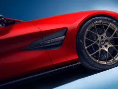 ASTON MARTIN VANQUISH: NÁVRAT VLÁDNOUCÍ LEGENDY - foto 6 | brand photo