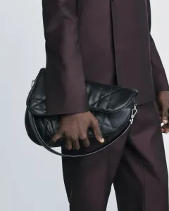 Motiv Maxi Cannage na taškách pánské kolekce Dior winter 2024-2025 - foto 3 | brand photo