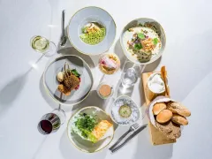 Monastiq Restaurant : luxusní prostředí a moderní gastronomie v srdci Prahy - foto 7 | brand photo