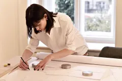 Nadčasová elegance na míru: Petra Györgyová o pánské krejčovině, udržitelnosti a ženské linii v designu - foto 2 | brand photo