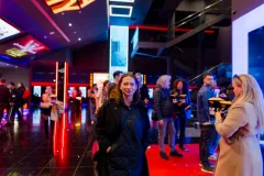 Exkluzivní premiéra filmu Mickey 17: Klony na plátně, hvězdy na koberci - foto 2 | brand photo