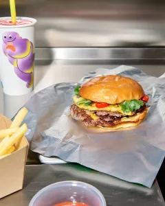 Burger Service: Preciznost chutí v srdci Prahy - foto 12 | brand photo