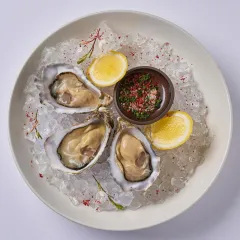 Dotek kulinářského umění v restauraci Kampa Park s výhledem na Karlův most - foto 3 | brand photo