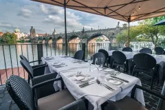 Dotek kulinářského umění v restauraci Kampa Park s výhledem na Karlův most - foto 6 | brand photo