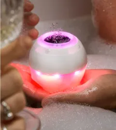 Oslavte Světový den koupelových bomb s Lush! - foto 8 | brand photo