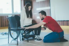 Sazka předává Centru Paraple téměř 2 miliony korun z prodeje charitativního losu - foto 1 | brand photo