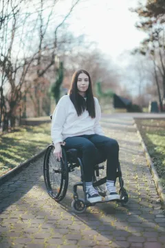 Sazka předává Centru Paraple téměř 2 miliony korun z prodeje charitativního losu - foto 3 | brand photo
