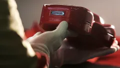 Ferrari představuje kabelku Maranello Clutch inspirovanou hypersportem Daytona SP3 - foto 4 | brand photo