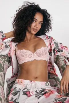 Legendární VICTORIA´S SECRET Bombshell slaví 15 let: Ikonická vůně a spodní prádlo v novém výročním pojetí - foto 11 | brand photo