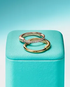Tiffany & Co. kampaň Strong Like Mom: Den matek vlastních zaměstnankyň a jejich dětí - foto 5 | brand photo