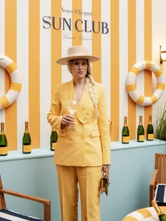 Užijte si léto plné chutí a nezapomenutelných chvil na letní terase Veuve Cliquot Sun Club restaurace Alcron - foto 2 | brand photo