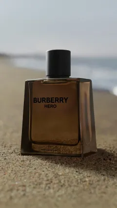 Burberry představuje novou vůni v kolekci Burberry Hero: Burberry Hero Parfum Intense - foto 4 | brand photo