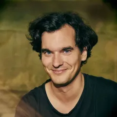 Symfonik barev a symbolů - Vladimír Kiseljov - foto 1 | brand photo