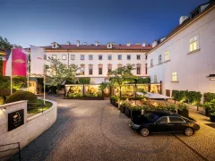 Zahradní elegance a dokonalé chutě: večeře na terase Restaurace Monastiq  - foto 1 | brand photo