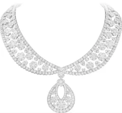 Van Cleef & Arpels vzdává poctu zimní eleganci kolekcí Snowflake Classic High Jewellery - foto 3 | brand photo