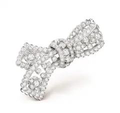 Van Cleef & Arpels vzdává poctu zimní eleganci kolekcí Snowflake Classic High Jewellery - foto 4 | brand photo