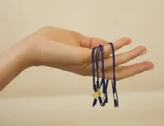 Kateřina Sokolová a Klenoty Aurum: Charitativní náramky pro Nadační fond AutTalk - foto 1 | brand photo