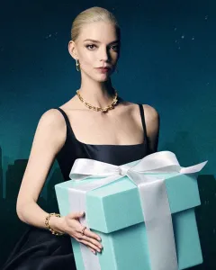 Tiffany & Co. představuje vánoční kampaň pro rok 2025 s Anyou Taylor-Joy - foto 3 | brand photo