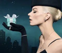 Tiffany & Co. představuje vánoční kampaň pro rok 2025 s Anyou Taylor-Joy - foto 1 | brand photo