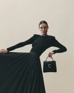 PANTHÈRE C DE CARTIER: Šperk mezi kabelkami - foto 5 | brand photo