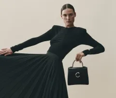 PANTHÈRE C DE CARTIER: Šperk mezi kabelkami - foto 1 | brand photo
