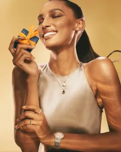 Vánoční kolekce Bvlgari 2025: Toogether we celebrate - foto 9 | brand photo