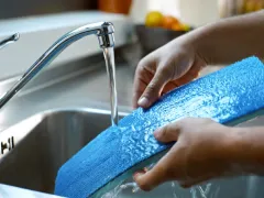 Elektrický mop Philips OneUp 5000 Series mění pravidla domácího úklidu