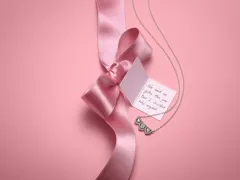 PANDORA zahajuje sezónu lásky novou valentýnskou kampaní