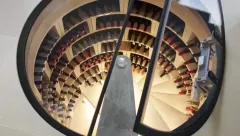 Beyond the Door: luxusní vinný sklep od Spiral Cellars - foto 4 | brand photo