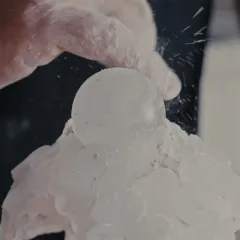 MIKIMOTO x Lalique: První společná vůně Fortune Leaves, Crystal Edition - foto 4 | brand photo