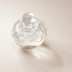 MIKIMOTO x Lalique: První společná vůně Fortune Leaves, Crystal Edition - foto 2 | brand photo
