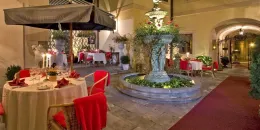 AQUARIUS RESTAURANT: Elegantní restaurace přímo na Malé Straně - foto 1 | brand photo