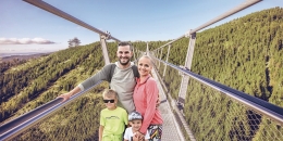Na Dolní Moravě se projdete po nejdelším visutém mostě na světě.