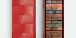 Bottega Veneta mění pravidla hry: Luxusní Jenga set jako vrchol řemeslného designu