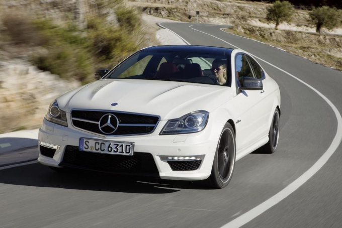 Dokonalý TVAR JE DOKONČEN: Mercedes-Benz COUPÉ TŘÍDY C Official Press Release