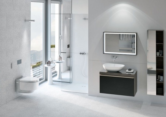 Nová toaleta Geberit AquaClean Mera s integrovanou sprchou splyne harmonicky a přece sebevědomě s interiérem každé koupelny.