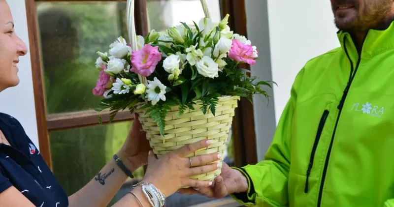 Flora květiny Vám vytrhnou trn z paty, pokud zapomenete svoji milou podarovat kyticí - foto 3 | brand photo