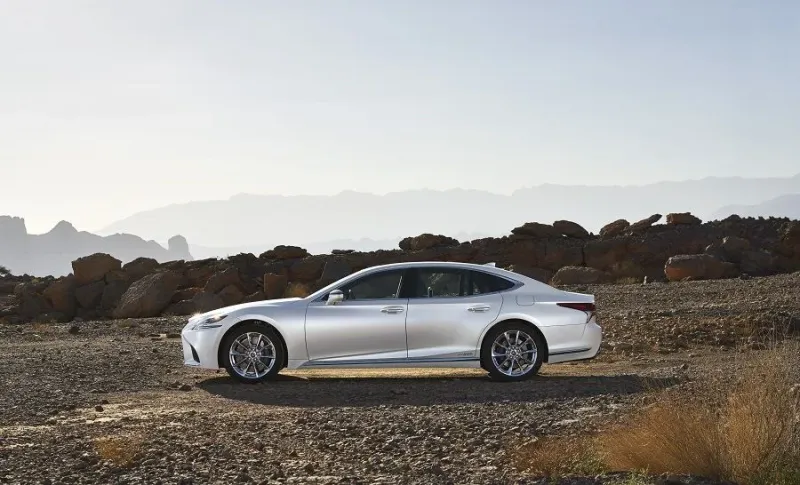 Exkluzivní recenze luxusní limuzíny Lexus LS 500h - foto 7 | brand photo