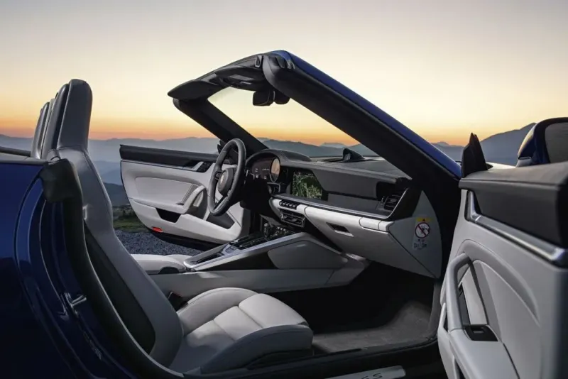 Nové Porsche 911 Cabriolet. Připraveno pro sezonu jízdy s větrem ve vlasech - foto 4 | brand photo