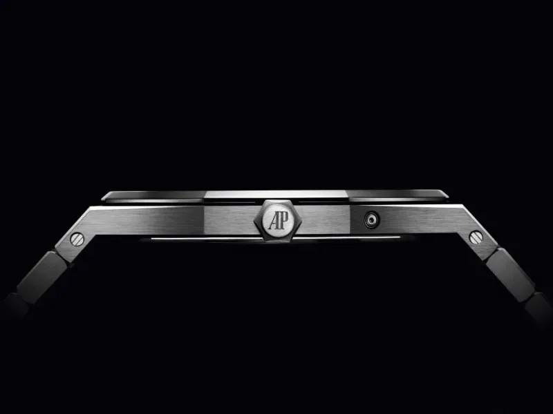 Představujeme nejtenčí věčný kalendář s automatickým nátahem na světě od Audemars Piguet. Přivítejte Royal Oak Selfwinding Perpetual Calendar Ultra-Thin - foto 2 | brand photo