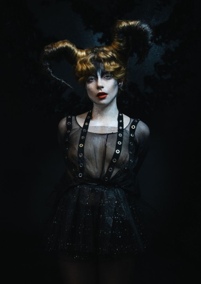 Nominovaná kolekce na Czech and Slovak Hairdressing Awards 2019 v kategorii Cena Veřejnosti od Dominiky Kapalínové Nominovaná kolekce na Czech and Slovak Hairdressing Awards 2019 v kategorii Cena Veřejnosti od Dominiky Kapalínové