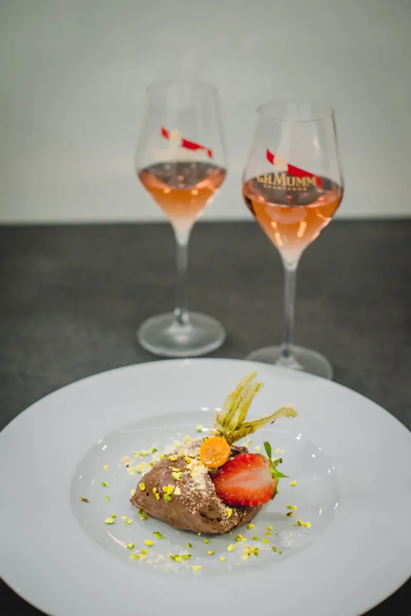 Šampaňské MUMM jako exkluzivní společník Vašeho stolování - foto 2 | brand photo