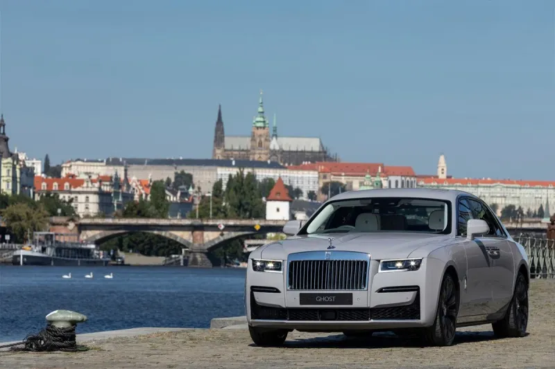 V JEDNODUCHOSTI JE KRÁSA – DEBUT NOVÉHO VOZU ROLLS-ROYCE GHOST V ČESKÉ REPUBLICE - foto 2 | brand photo