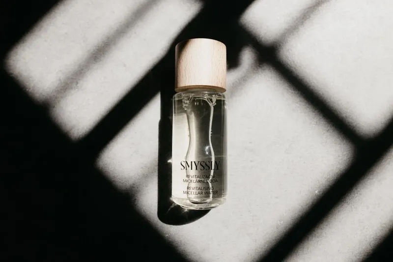 Vyzkoušejte séra s aktivní kyselinou hyaluronovou od Smyssly - foto 2 | brand photo