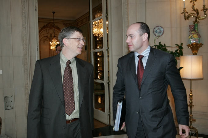 Bill Gates za dobu, kdy Jiří Devát vedl český a slovenský Microsoft, navštívil Prahu celkem třikrát a jednou i Bratislavu.