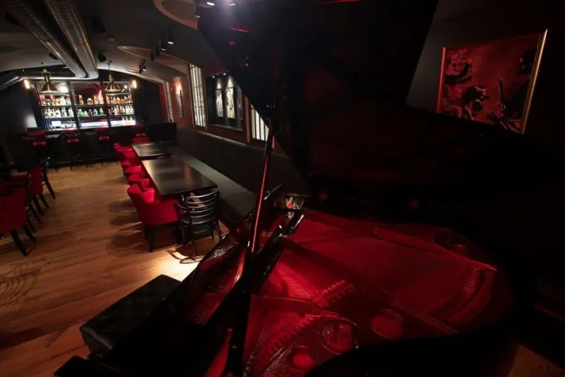 Dokonalou atmosféru při večeři nad Vltavou poznáte jen v restauraci Mlýnec - foto 3 | brand photo