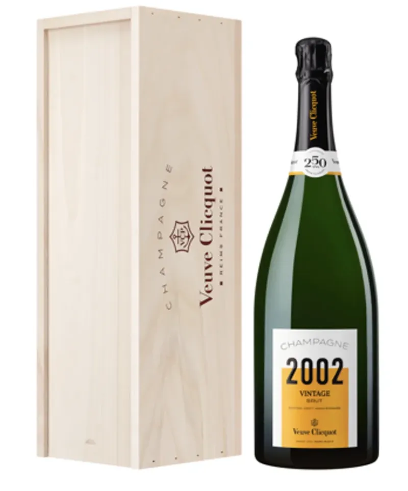 Veuve Clicquot slaví své 250. výročí a uvádí designový chladící obal - foto 5 | brand photo