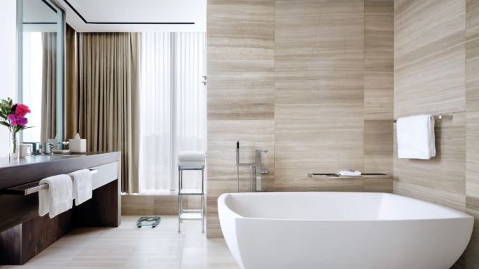 Luxusní koupelna v apartmá hotelu Four Seasons Toronto